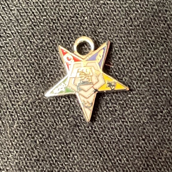💙💛💟💚❤️OES 👑 Order of the Eastern Star CHARM - Silver Tone - Picture 1 of 5